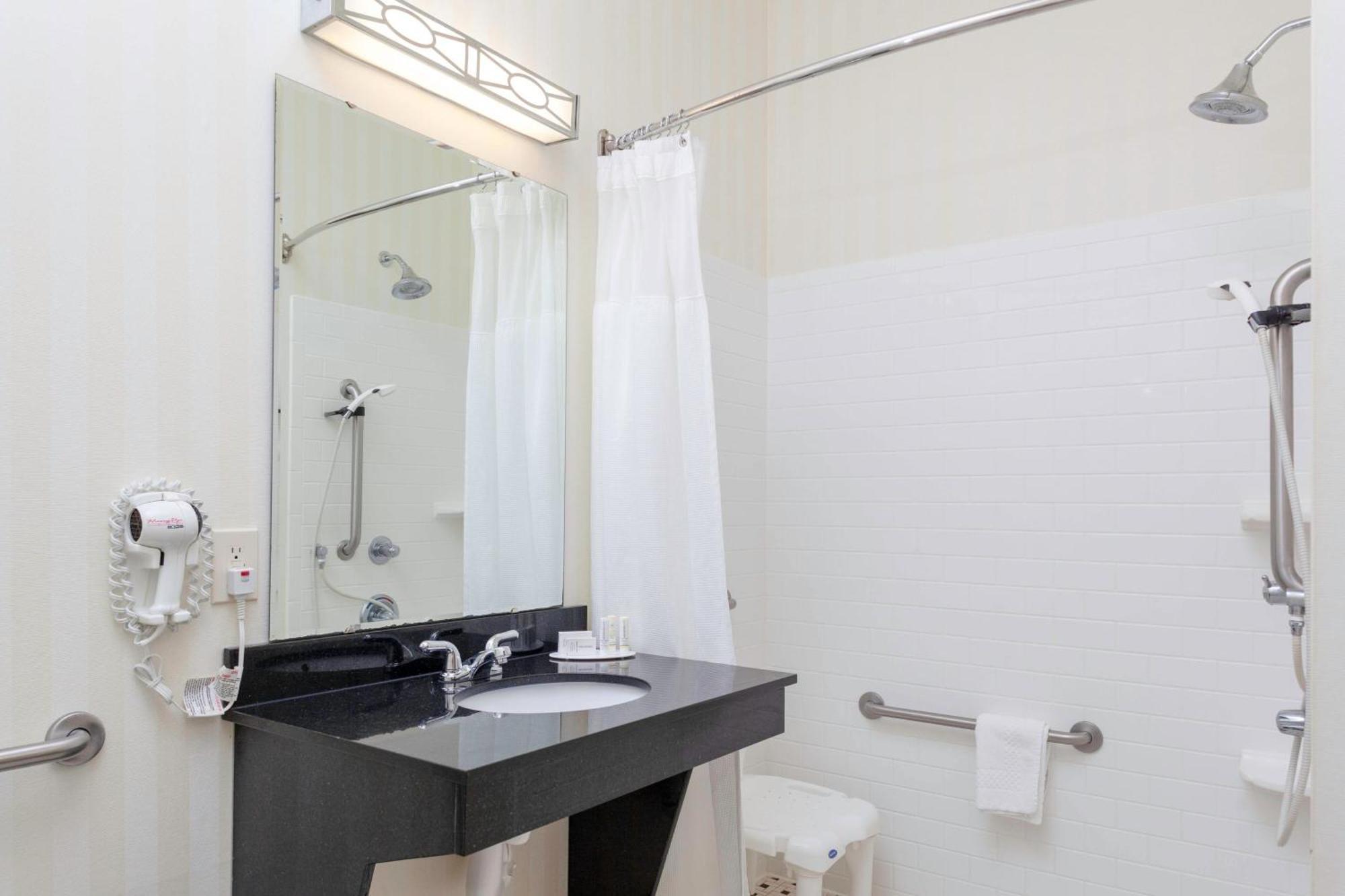 Fairfield Inn And Suites By Marriott Сеймор Екстер'єр фото