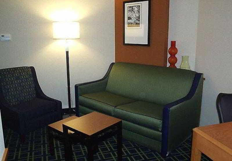 Fairfield Inn And Suites By Marriott Сеймор Екстер'єр фото